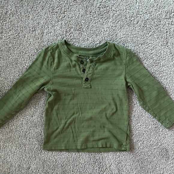 Kids Long Sleeve Henley and Pocket Tee Set - Green and Gray - Picture 4 of 5